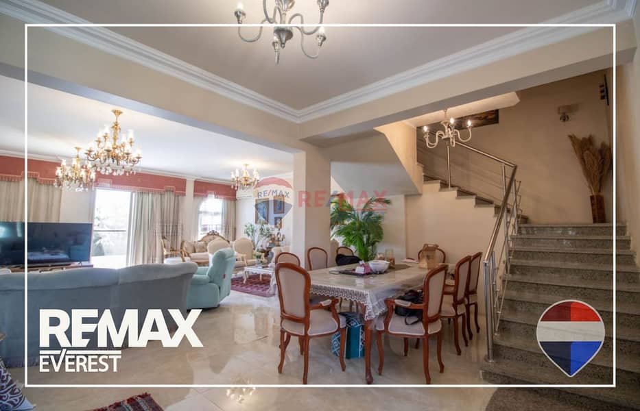 Twin House for Sale in West Gate Compound - Mehr
