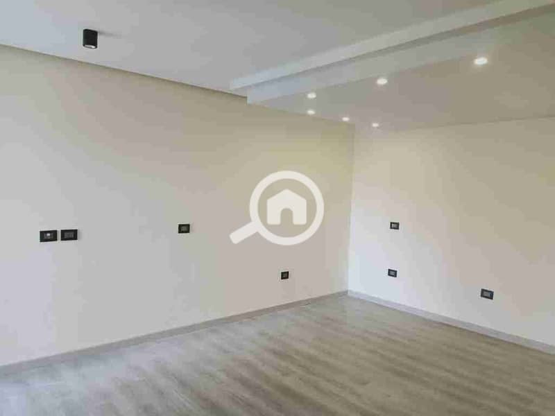 Office for rent in Sheikh Zayed, Fifth District, Ultra Modern – pohled 2