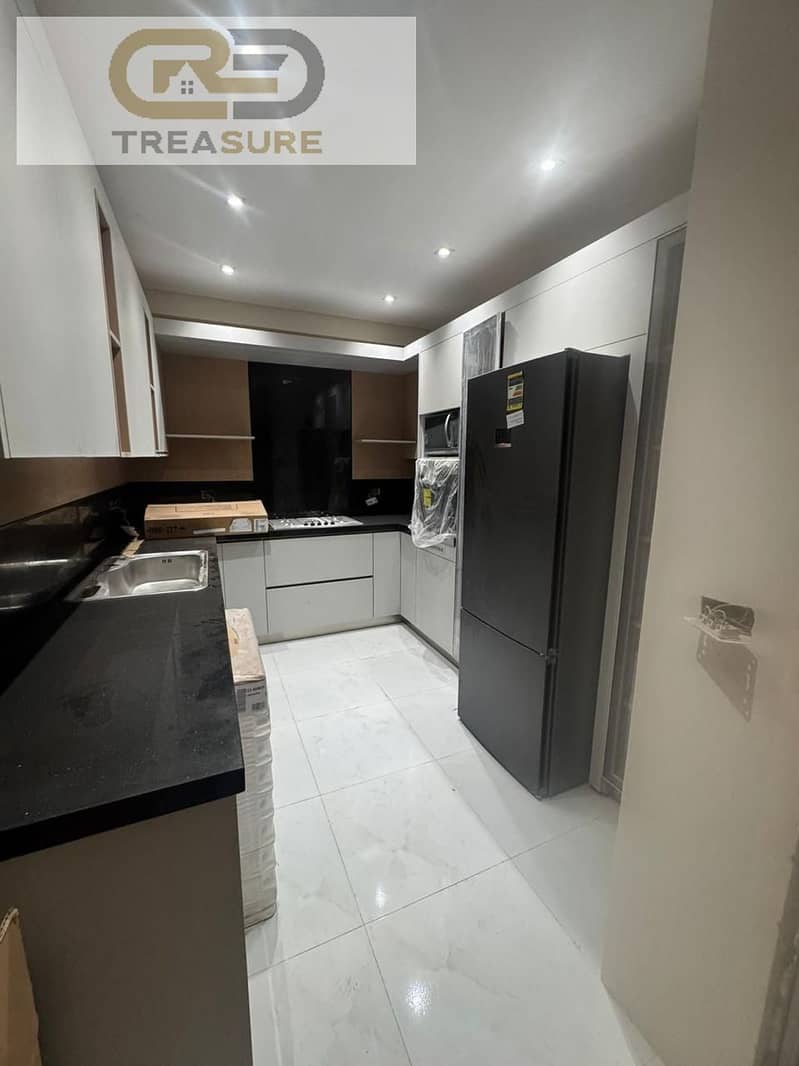 Semi Furnished Townhouse middle in District 5 - new cairo – další