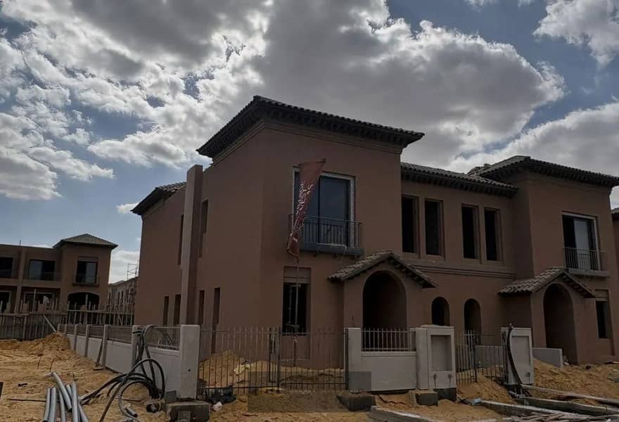 Townhouse resale for sale in Village West, Sheikh Zayed, with a landscape view. - Ansicht 2