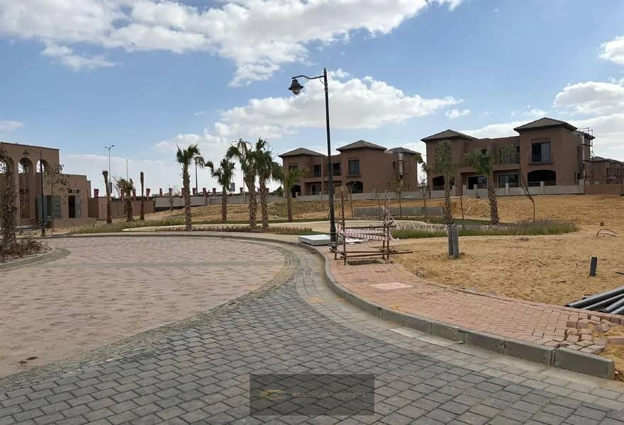 Townhouse resale for sale in Village West, Sheikh Zayed, with a landscape view. - Ansicht 4