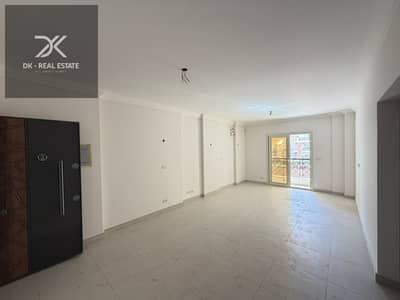 2 Bedroom Apartment for Sale in Moharam Bik, Alexandria - WhatsApp Image 2026-05-09 at 6.27. 36 PM. jpeg