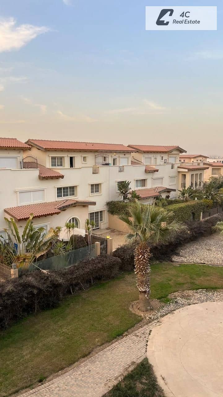 Luxury Twin House For Sale In Hyde Park New Cairo Fully Finished With ACs Kitchen And Chandeliers Prime Location In Fifth Settlement - Ansicht 2