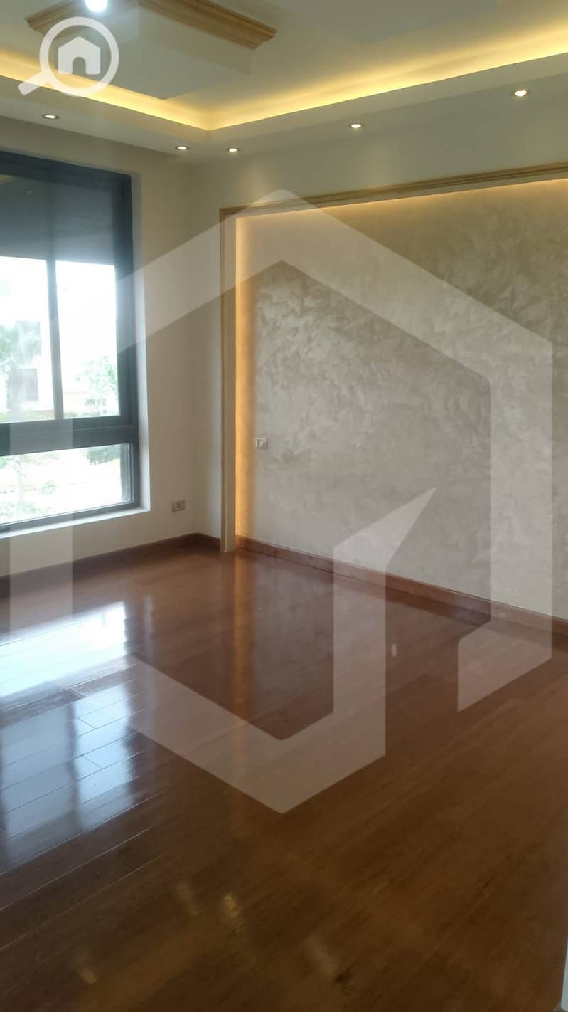 City Villa with a Private Garden Ready To Move for sale with Kitchen Cabinets & ACs in Westown, Sodic, El Sheikh Zayed . - Ansicht 3