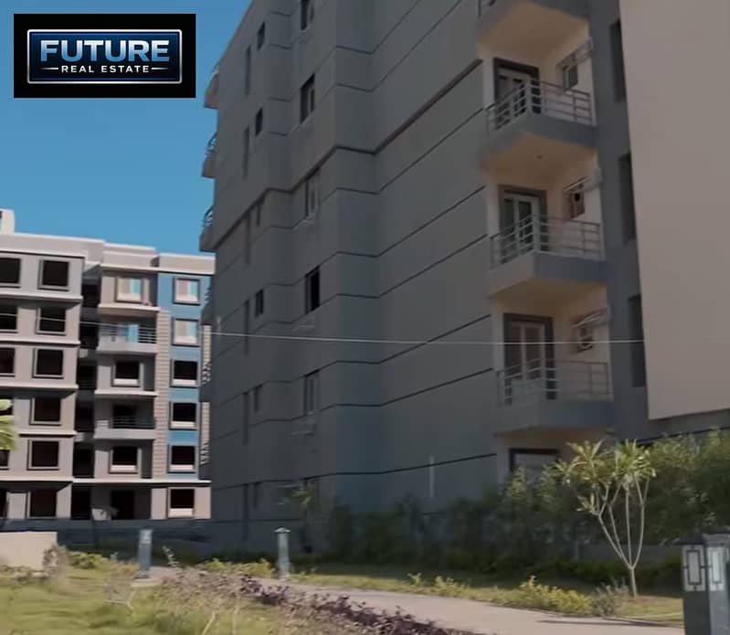 Duplex 245 m in LaVert City compound in October Gardens - Meer