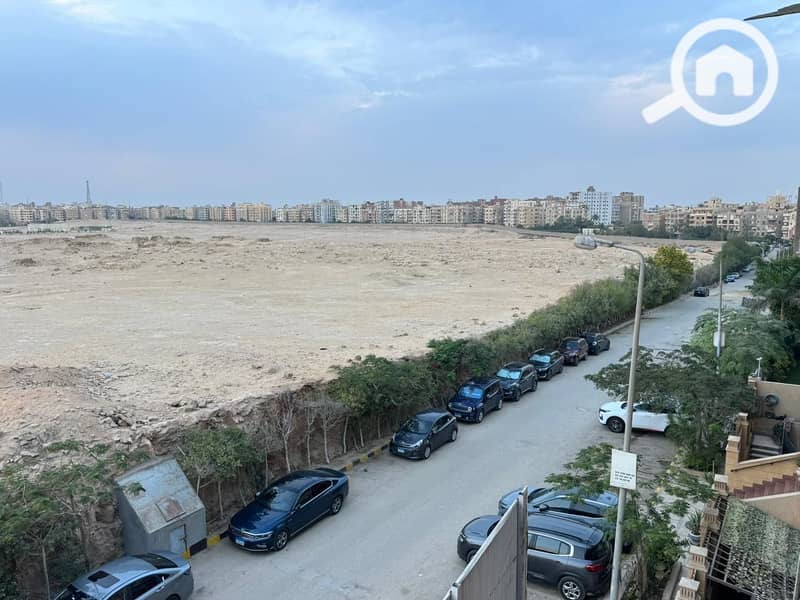 Apartment for sale 150m on installment in the best location in South S El-Mokattam - Más