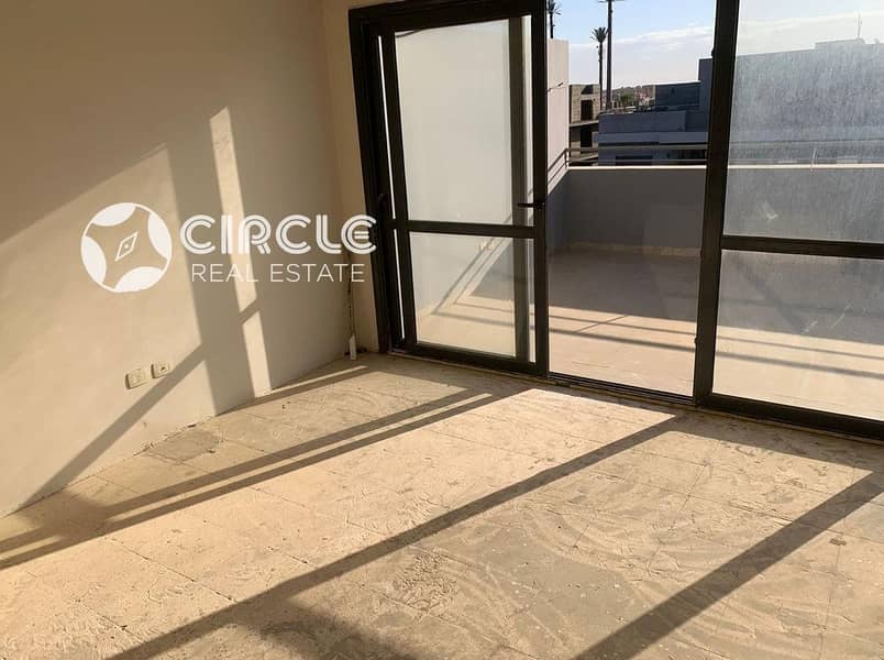 Pool View 196m Penthouse For Rent In El Patio 7 New Cairo Fifth Settlement Directly On 90th Street Near Golden Square and AUC - Bild 5