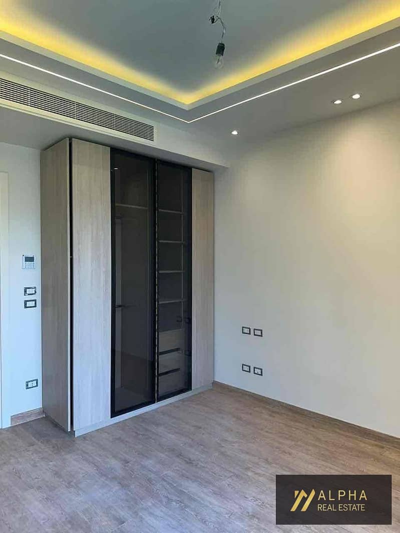 Apartment for sale New Cairo Fifth Settlement Sodic Eastown Golden Square near AUC prime location ready to move luxury finishing - Mehr