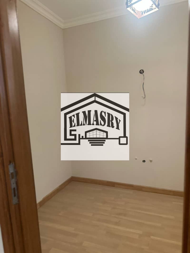 10 3915d1be-25b0-4240-ba27-7aeccea11e00. jpg