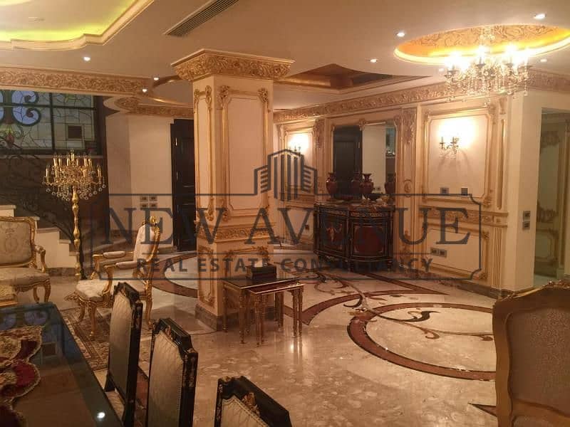 Below market price Luxurious finishing Standalone Villa in the heart of Zayed 2 mins from Arkan for sale in Royal City Compound El Sheikh Zayed - Mehr