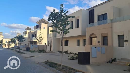 4 Bedroom Townhouse for Sale in Sheikh Zayed, Giza - WhatsApp Image 2026-01-24 at 8.31. 53 PM. jpeg 4 Bedroom Townhouse for Sale in Sheikh Zayed, Giza - WhatsApp Image 2026-01-24 at 8.31. 53 PM. jpeg