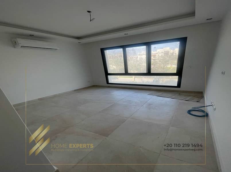 Town House with garden & roof - kitchen & ACs - Więcej