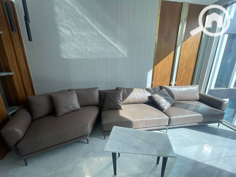 Furnished office for rent in Park Street Sheikh Zayed with plaza view - Vista 3