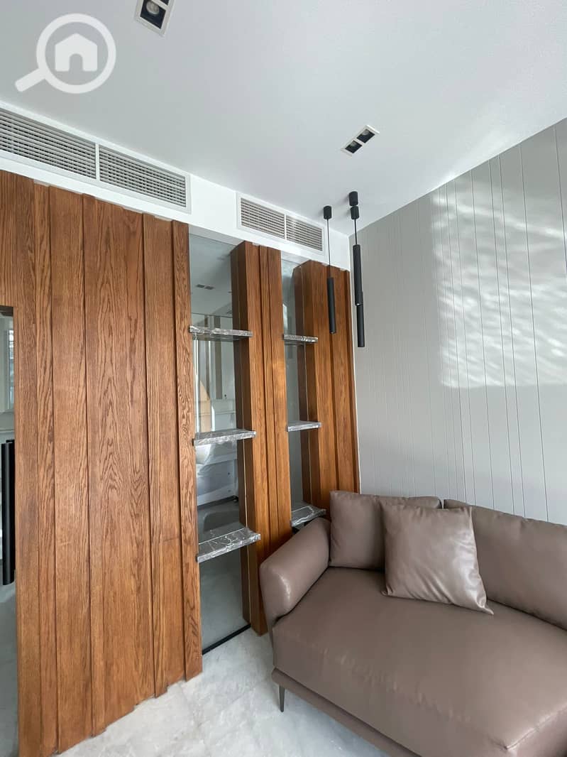 Furnished office for rent in Park Street Sheikh Zayed with plaza view - Vista 4