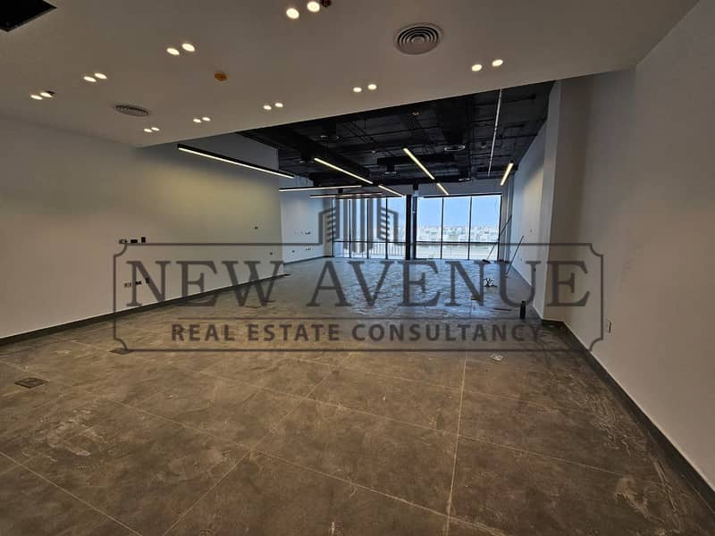 Fully Finished Office with ACS for sale with Installments in El Bourouj Smart village - Widok 5