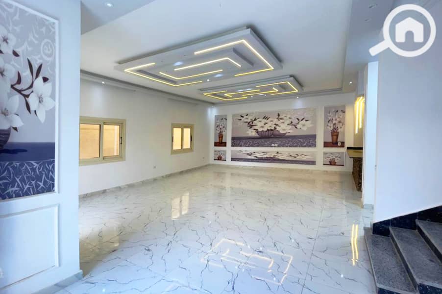 A distinctive villa for sale in a strategic location – Super Lux finishing – A great deal! - Aanzicht 3