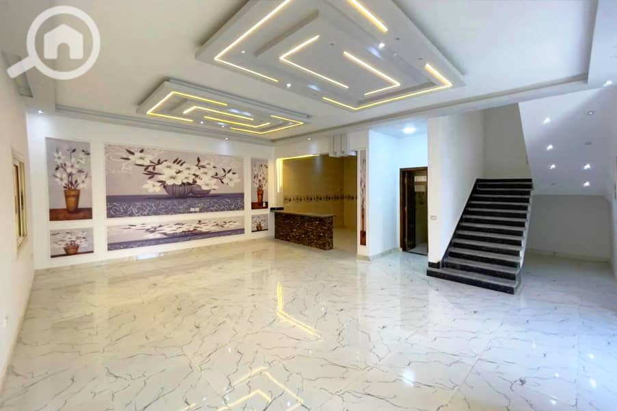 A distinctive villa for sale in a strategic location – Super Lux finishing – A great deal! - Aanzicht 4