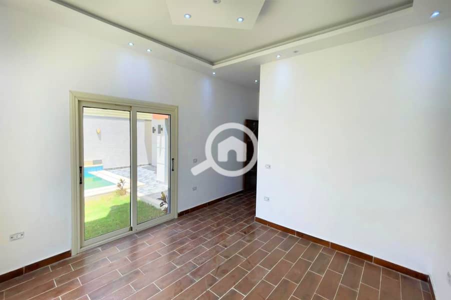 A distinctive villa for sale in a strategic location – Super Lux finishing – A great deal! - Aanzicht 5