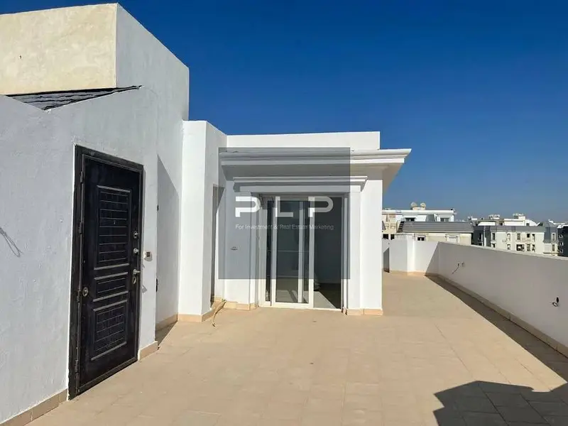 Ready & Finished 300m Resale I-Villa Roof for sale in Mountain View Hyde Park - View 2