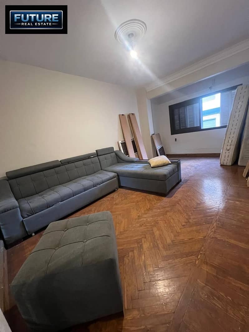 A 165 sqm apartment in the branches of Ahmed Orabi Street in Mohandessin – pohled 3