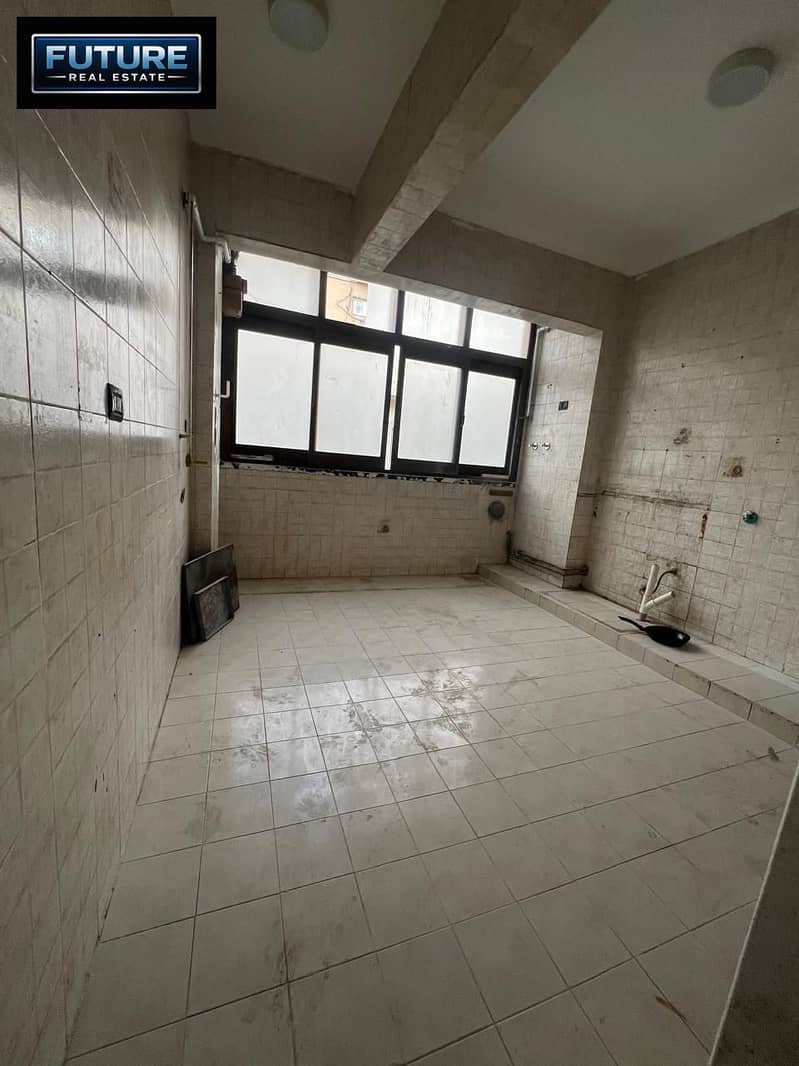 A 165 sqm apartment in the branches of Ahmed Orabi Street in Mohandessin – další