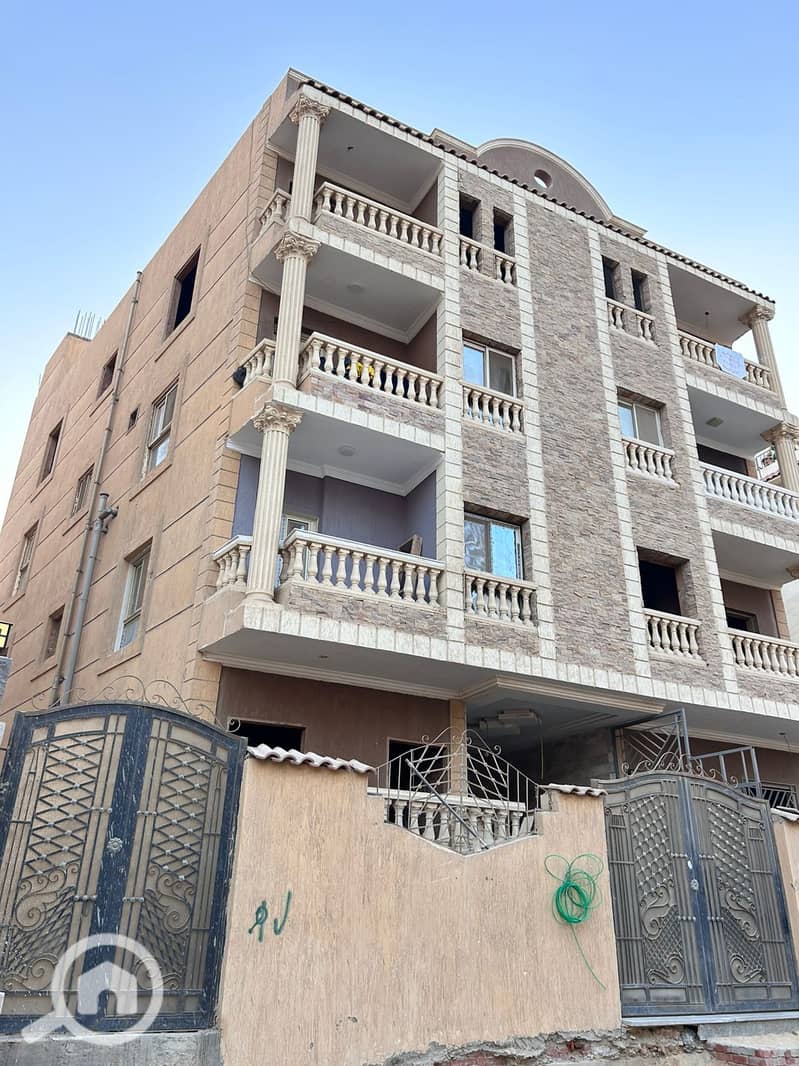 For sale, an apartment in the October Gardens tourist area. - Ansicht 2
