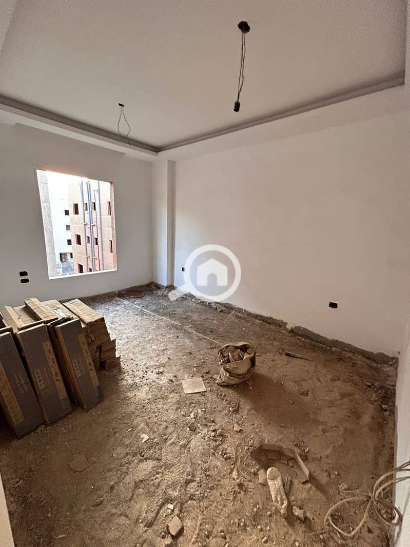 For sale, an apartment in the October Gardens tourist area. - Ansicht 4