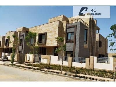 Lower price than in the compound Townhouse Corner Resale 260m Taj City New Cairo Open view landscape Down payment and remaining - Ansicht 6