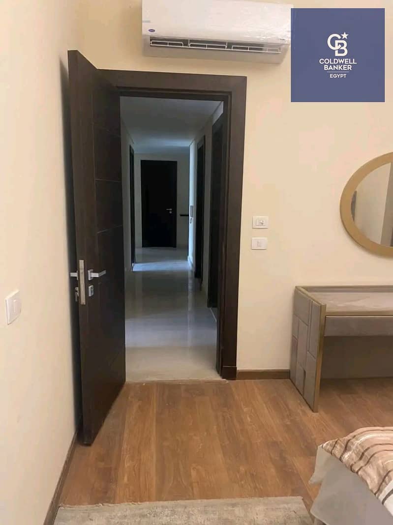 With a down payment of 550,000, a modern finished apartment with a sea view in a prime location in Saada Compound, payable in installments over 9 year - Więcej