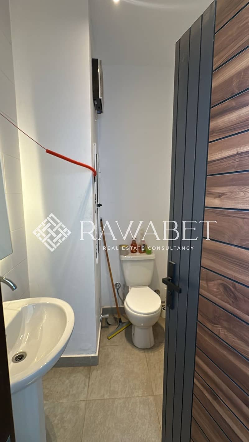 Office for Sale in Karma 4 Mall, 54 sqm – immediate delivery – fully finished with air conditioning – prime location in Sheikh Zayed. - Więcej