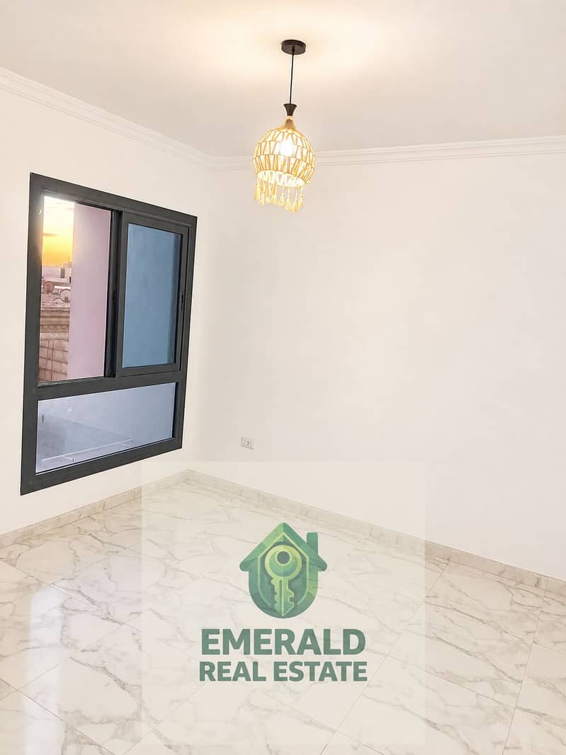 For rent, a licensed administrative office of 130m in the Grand Gate building on the Maadi Ring Road directly next to Modern Academy and Carrefour Zahra Maadi. - Mehr