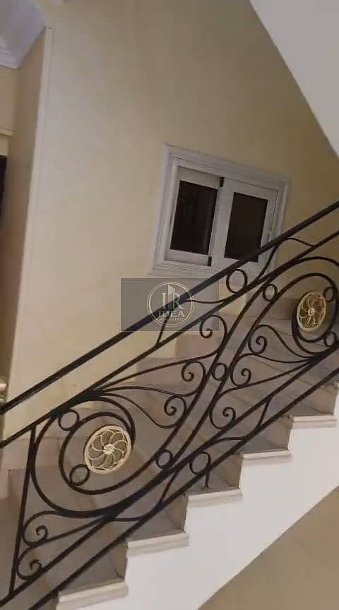 Luxurious residential duplex with super deluxe finishing, suitable for those seeking comfort and tranquility in a prime location close to all servi - Widok 4