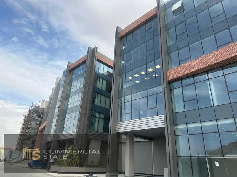Finished Office at 3'Sixty 91m for Rent -New Cairo – pohled 5
