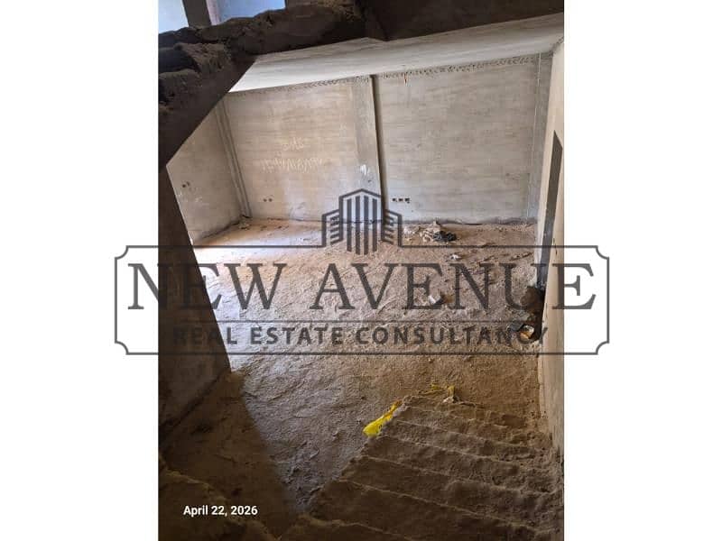 Town House corner ready to move 5 bedrooms in Garden City – další