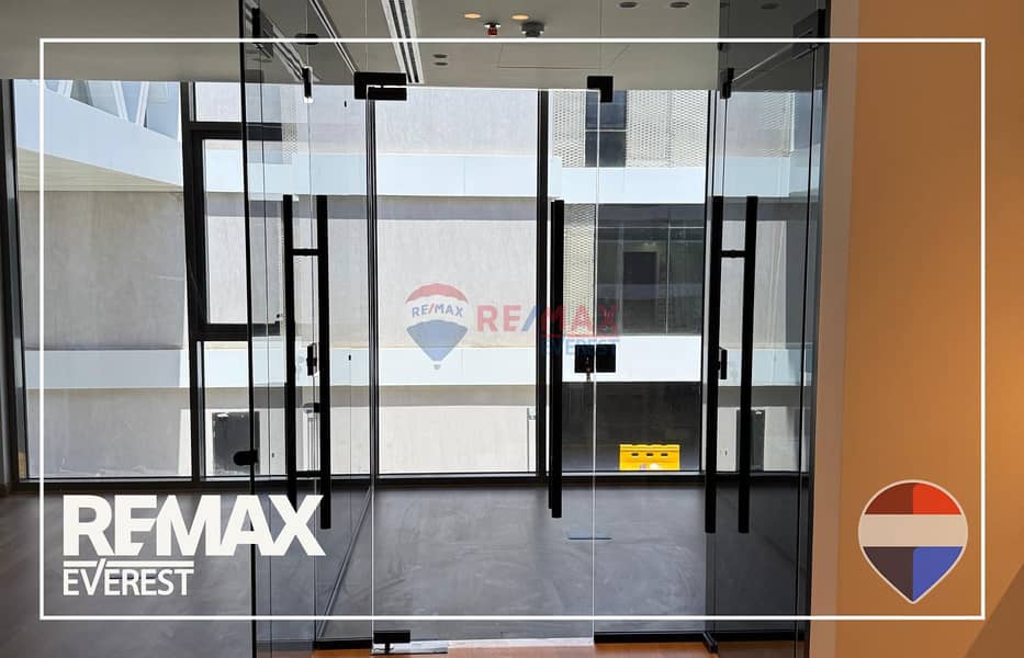 Office for Rent in Golf Central – Ultra Super Lux - Widok 3