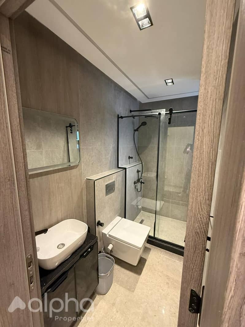 luxury villa for rent with furniture in the crown compound plam hills 6 october long terms only - Vista 3