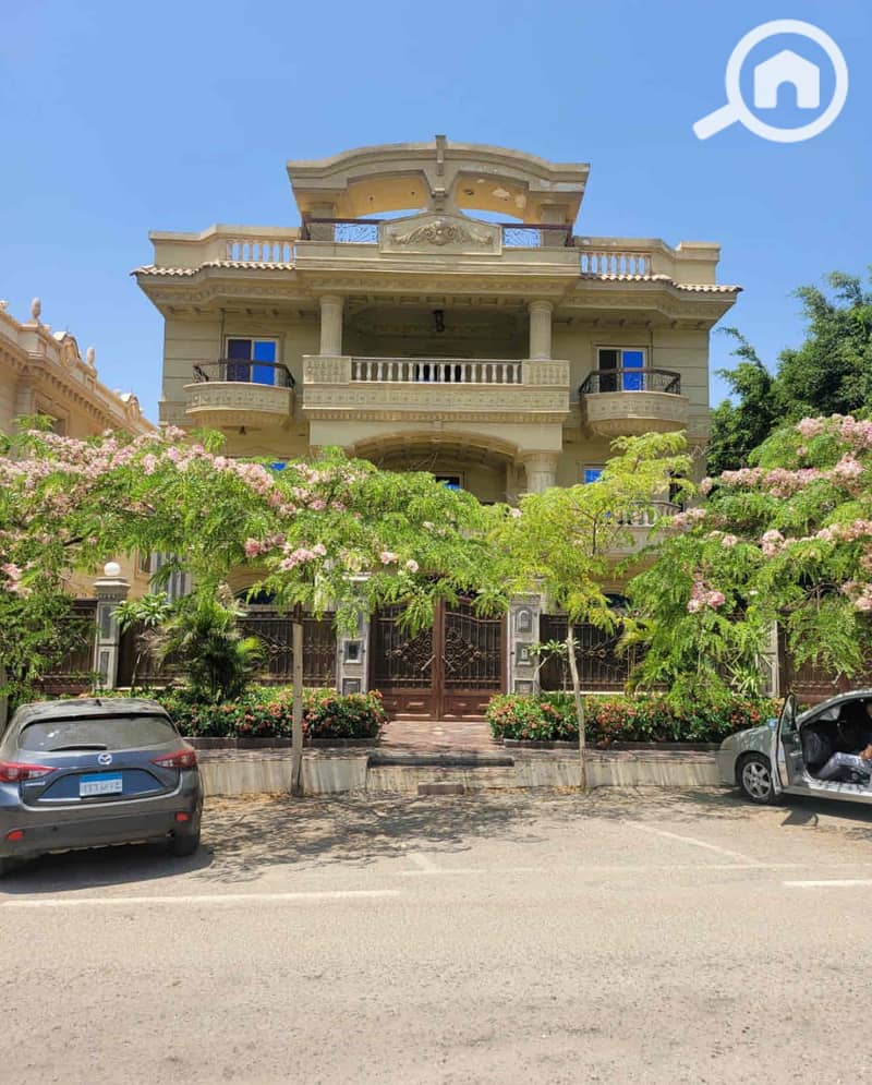Villa for sale in West Golf in the compound on a garden - Widok 2