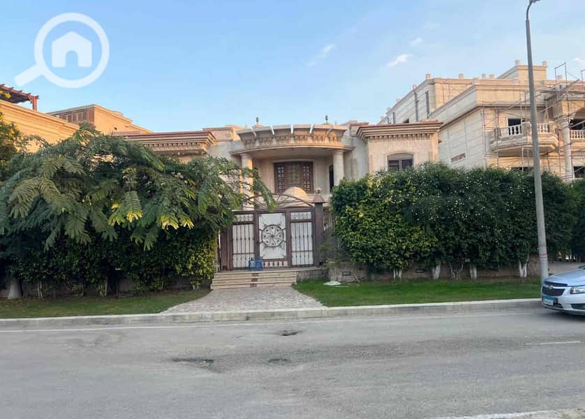 Finished villa for sale in West Golf, overlooking a garden. - Ansicht 2