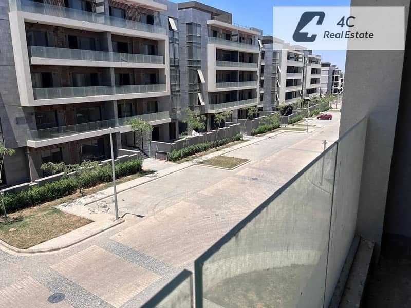 Prime Location Penthouse with roof: 200 m with a Prime View for Sale in Patio Oro, La Vista City - Vista 4