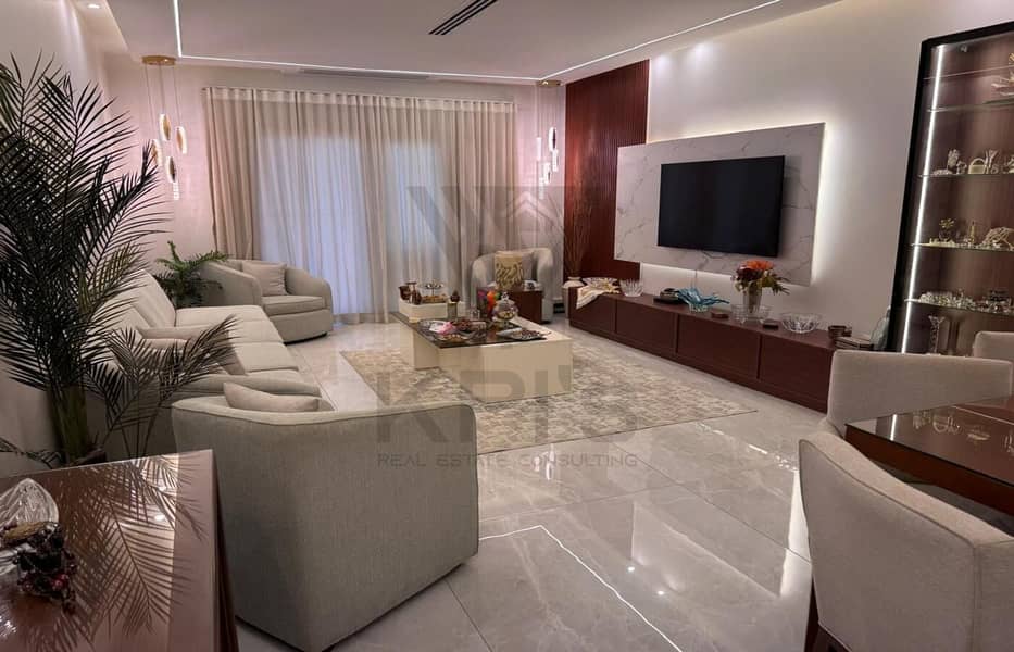 UNDER MARKET PRICE Fully Finished Penthouse Ready to Move with POOL at ROOF in Galleria , 5th Settlement - Ansicht 5