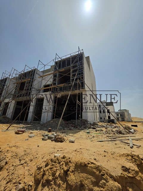 Townhouse for sale with installment till 2031 in Eastshire compound new Cairo - Ansicht 3