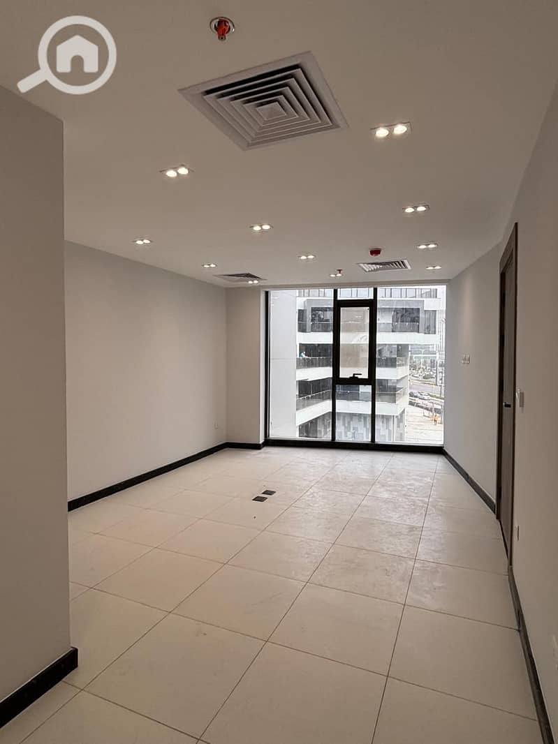 Clinic 65m For Sale Fully Finished in a prime Location Central Avenue - Widok 2