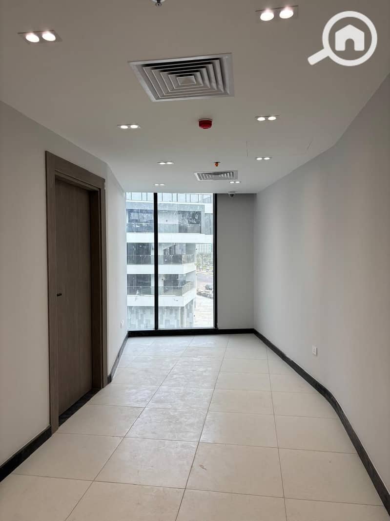 Clinic 65m For Sale Fully Finished in a prime Location Central Avenue - Widok 5