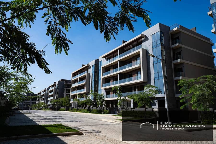 Very Special Apartment, Ready to move with best view for sale in El Patio ORO compound New Cairo - Widok 5
