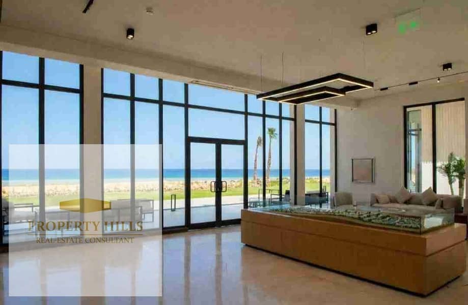 VIP palace villa, immediate delivery, directly on the sea, old price, fully finished, located next to Marassi, Amwaj, and Hacienda. – pohled 2