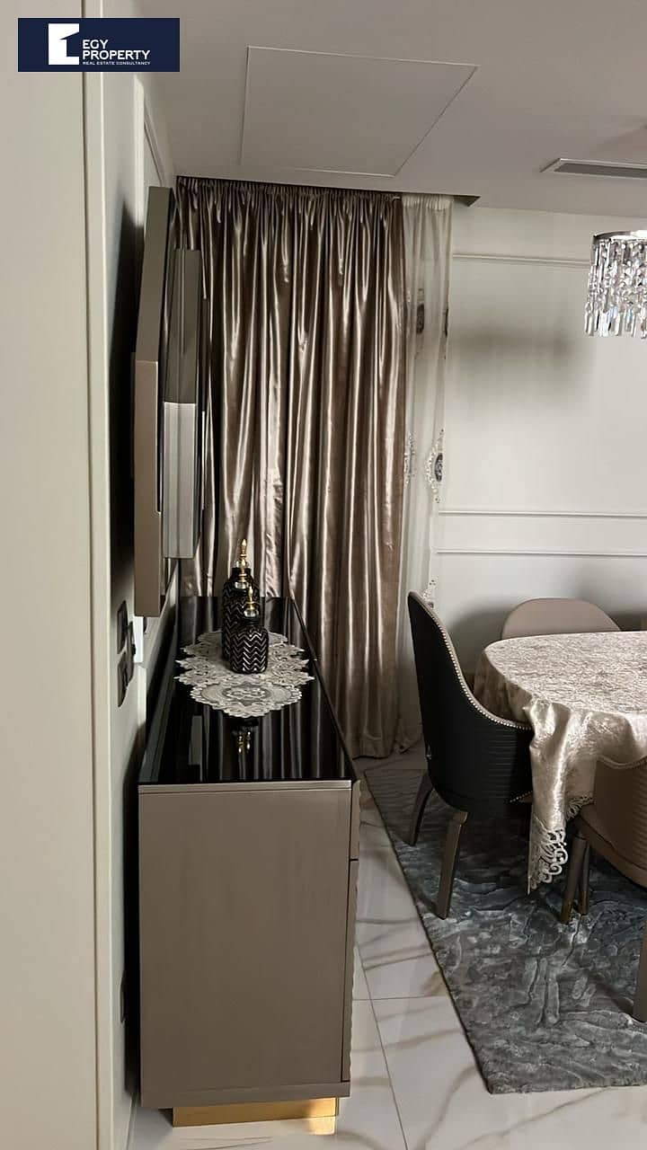 Fully Finished and Furnished Town House villa with a prime location for sale in Palm Hills Golf View Extension - Widok 4