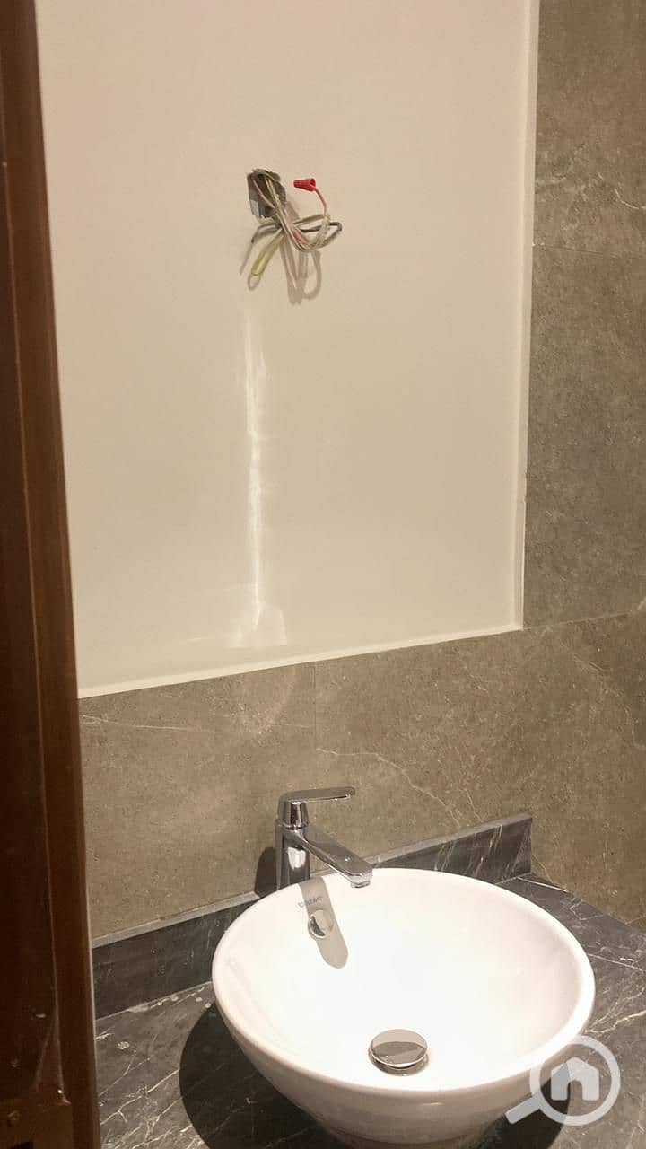 5 55855409-e688-4763-a500-ca75c3bc000f. jpeg