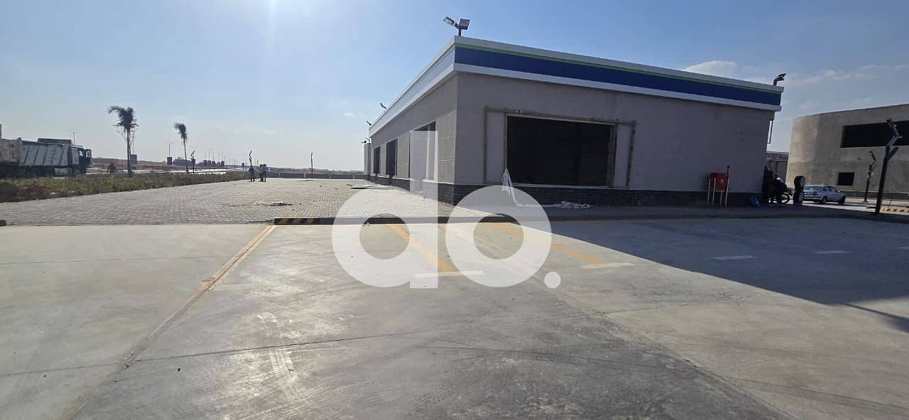 Drive thru Heavy traffic hub on the highway For Rent 200 SQM in Al Shorouk City - Very Prime Location in Cairo – pohled 2