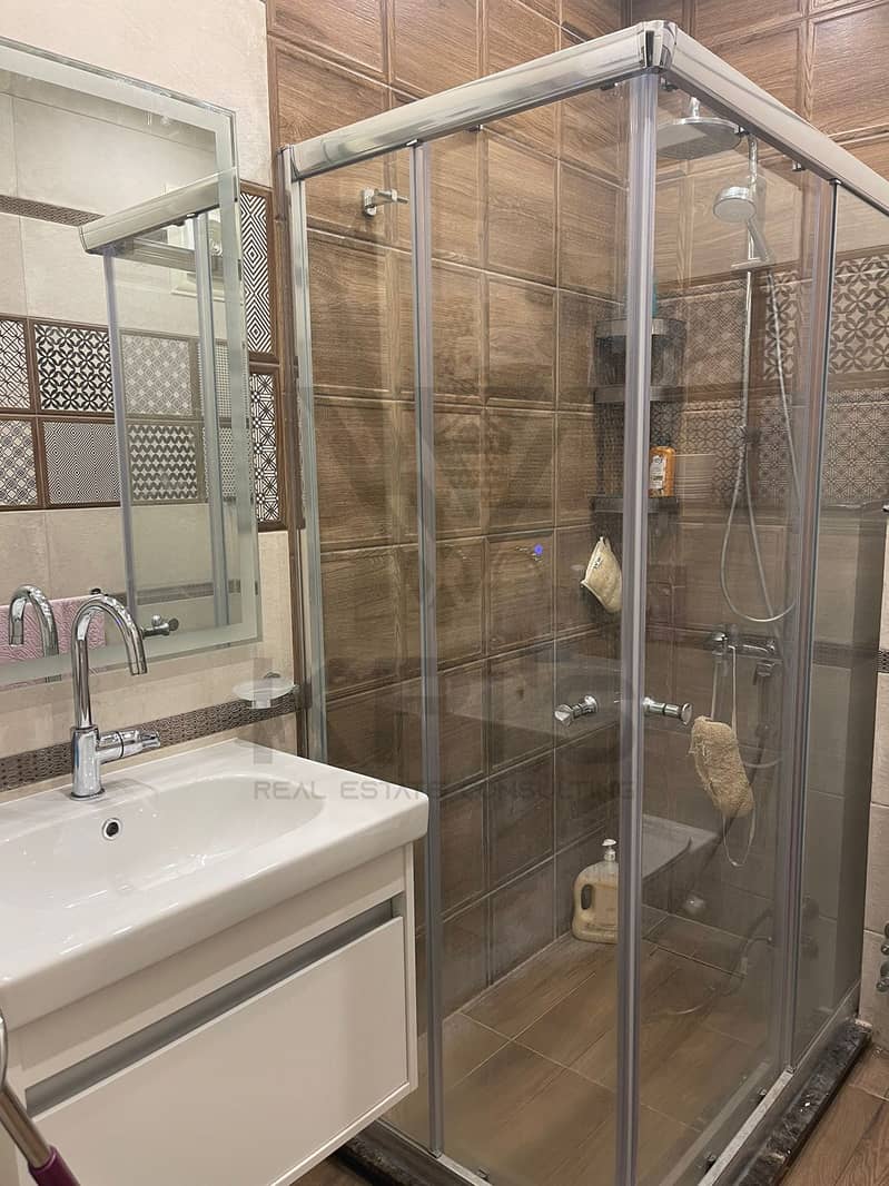 Fully finished clinic for rent in a prime location in Mivida, Fifth Settlement, at a bargain price with an open space. - Widok 4