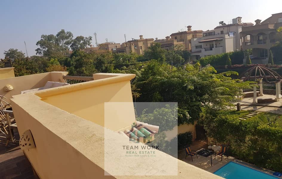 Villa for sale at a bargain price directly from the owner. Prime location behind Mall of Arabia, Dara Gardens compound, with a swimming pool, ultra-su - Mehr